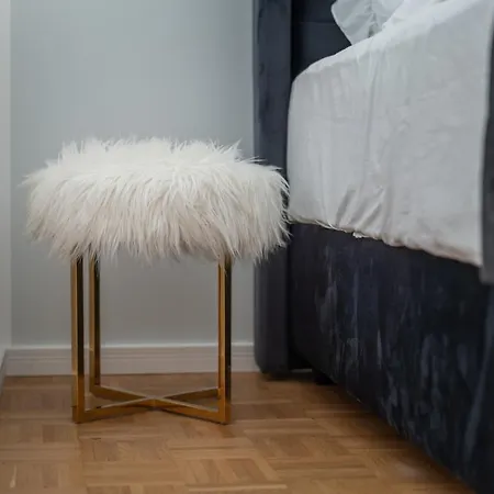 Blue Sky Center アパート