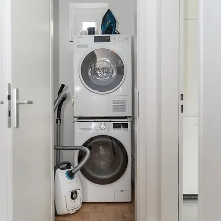 Blue Sky Center Apartment *