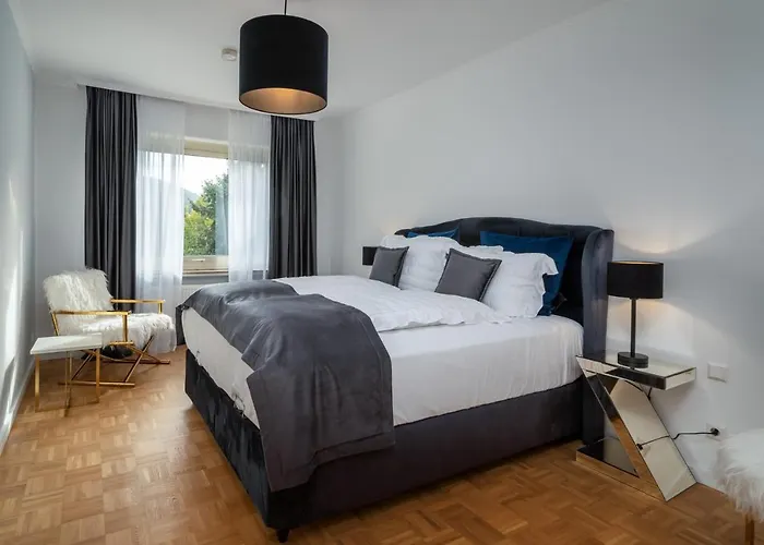 Blue Sky Center דירה